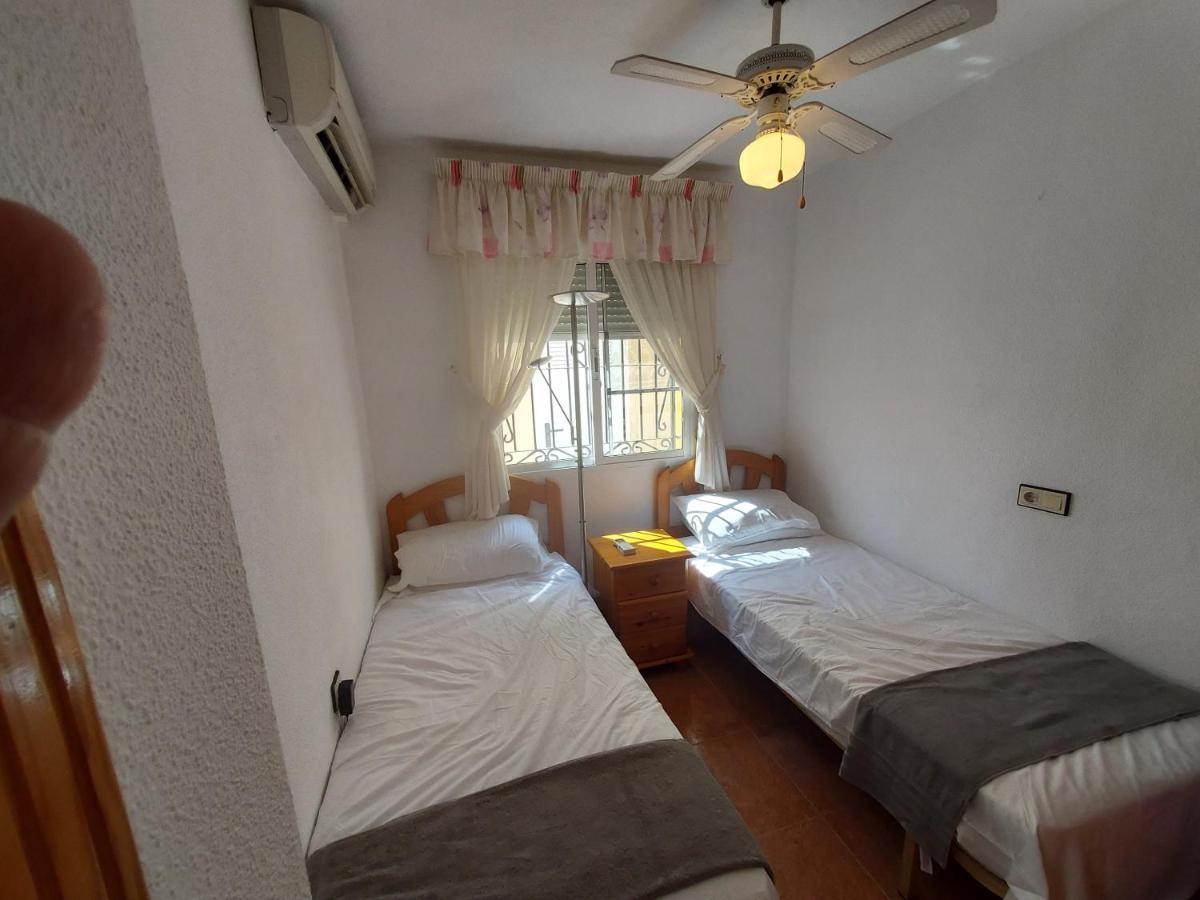 Orihuela - Sleeps 6 - Pool - Parking - Petfriendly Villa Exterior photo